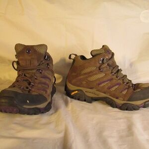 Merrell Women’s Moab series boots